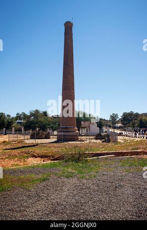 Storica miniera di rame Smokestack costruito nel 1880, okiep, Namaqualand Sud Africa Foto Stock