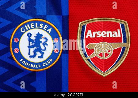 Primo piano dell'Arsenal & Chelsea club crest. Foto Stock