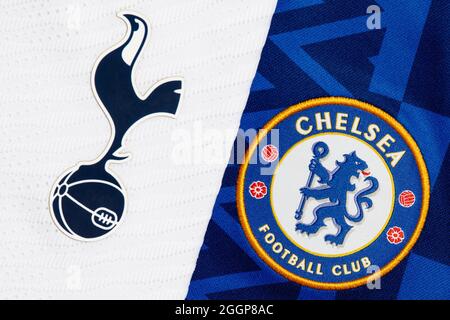 Primo piano di Tottenham Hotspur & Chelsea club crest. Foto Stock