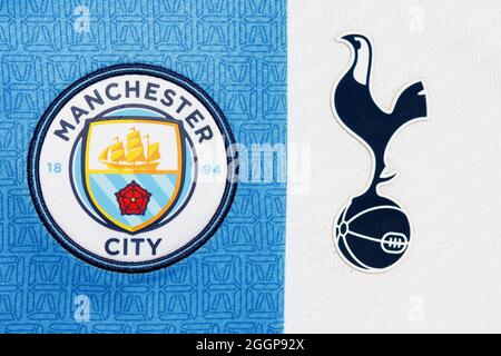 Primo piano di Manchester City & Tottenham Hotspur club crest. Foto Stock