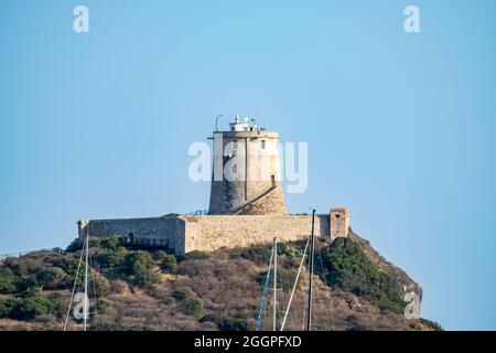 Primo piano della bella e caratteristica Torre Coltellazzo, Nora, Sardegna, Italia. Foto Stock