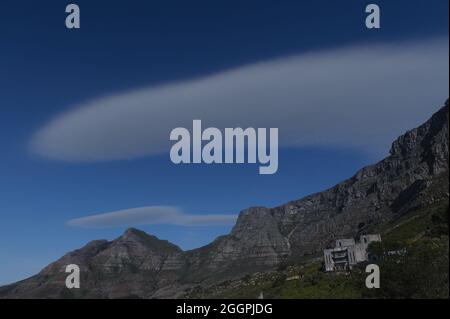 L'approccio alla funivia Table Mountain a Città del Capo, Sud Africa Foto Stock