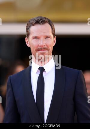 Italia, Lido di Venezia, 2 settembre 2021 : Benedetto Cumberbatch partecipa al tappeto rosso del film "la potenza del cane" durante il 78° Festival Internazionale del Cinema di Venezia, il 01 settembre 2021 a Venezia. Foto © Ottavia da Re/Sintesi/Alamy Live News Foto Stock