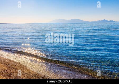 Le spiagge più belle dell'isola di Kos in Grecia con vista panoramica sulle colline e le isole. Foto Stock