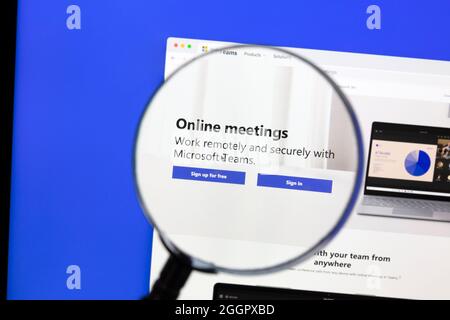 Ostersund, Svezia - 13 aprile 2021: Sito Web Microsoft Teams sullo schermo di un computer. Team è una piattaforma unificata di comunicazione e collaborazione tra team Foto Stock