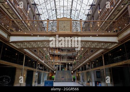 Vista interna della Galleria un centro commerciale di epoca vittoriana oggi l'Hyatt Regency Hotel nel centro di Cleveland.Ohio.USA Foto Stock