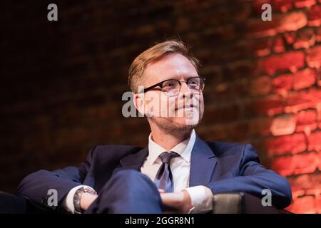 Colonia, Germania. 2 settembre 2021. Markus Gabriel, filosofo, discute come affrontare la crisi di Corona all'inizio del festival filosofico Phil.Cologne di quest'anno. Credit: Rolf Vennenbernd/dpa/Alamy Live News Foto Stock