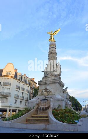 Reims, Francia, Statua della Vittoria sulla Fontana del Sbe in Place Drouet-d'Erlon Foto Stock