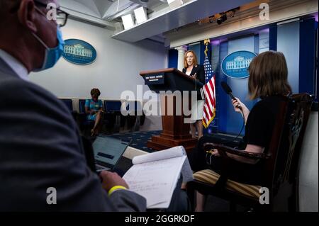 Washington, Stati Uniti. 2 settembre 2021. Il segretario della Casa Bianca Jen Psaki parla a un briefing stampa nella Sala Stampa della Casa Bianca. Credit: SOPA Images Limited/Alamy Live News Foto Stock