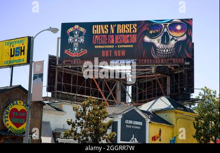 Cartellone Guns N Roses sulla Sunset Strip circa 2018. Foto Stock