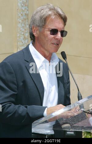 Harrison Ford 05/30/03 cerimonia Harrison Ford Walk of Fame al 6801 Hollywood Blvd, Hollywood Foto di Kazumi Nakamoto/HNW/PictureLux - file Reference # 34202-0100HNWPLX Foto Stock