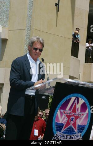 Harrison Ford 05/30/03 cerimonia Harrison Ford Walk of Fame al 6801 Hollywood Blvd, Hollywood Foto di Kazumi Nakamoto/HNW/PictureLux - file Reference # 34202-0098HNWPLX Foto Stock