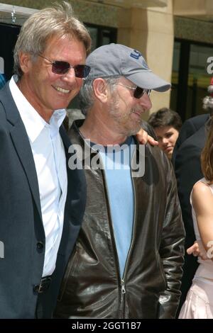 Harrison Ford, Steven Spielberg 05/30/03 cerimonia Harrison Ford Walk of Fame al 6801 Hollywood Blvd, Hollywood Foto di Kazumi Nakamoto/HNW/PictureLux - file Reference # 34202-0107HNWPLX Foto Stock