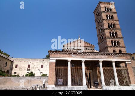 Grottaferrata, Italia - agosto 16 2021 - la chiesa, il campanile, nel Monastero Exarchico di Santa Maria a Grottaferrata, Abbazia greca di San Nil Foto Stock