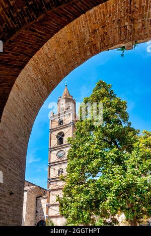 Campanile della Cattedrale di Teramo, Italia Foto Stock