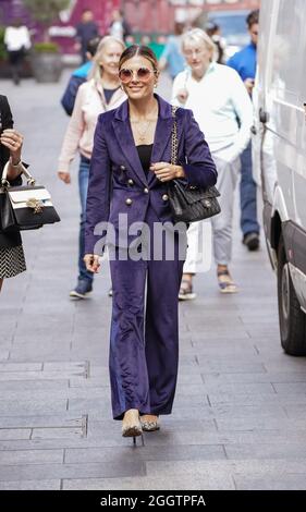 Zoe Hardman lascia i Global radio Studios a Leicester Square, nel centro di Londra. Data foto: Venerdì 3 settembre 2021. Foto Stock