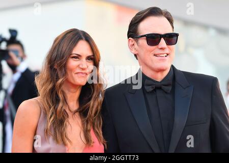 Roberta Mastromichele & Matt Dillon partecipa alla proiezione "Terra dei sogni" durante il 78° Festival del Cinema di Venezia a Venezia. © Paul Treadway Foto Stock