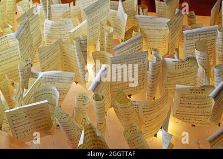I Beatles spartiti musicali appesi all'Hard Days Night Hotel di Liverpool Foto Stock