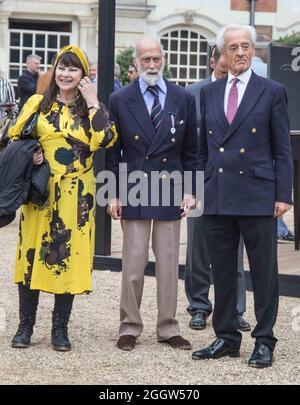 Hampton Court 3 settembre 2021 Prince Michael of Kent, membro della famiglia reale britannica ‘ e’ un cugino paterno della Regina Elisabetta ll , nipote di Re Giorgio V e della Regina Maria in visita ai Concorsi di eleganza di Hampton Court Paul Quezada-Neiman/Alamy Live News Foto Stock