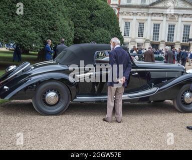 Hampton Court 3 settembre 2021 Prince Michael of Kent, membro della famiglia reale britannica ‘ e’ un cugino paterno della Regina Elisabetta ll , nipote di Re Giorgio V e della Regina Maria in visita ai Concorsi di eleganza di Hampton Court Paul Quezada-Neiman/Alamy Live News Foto Stock