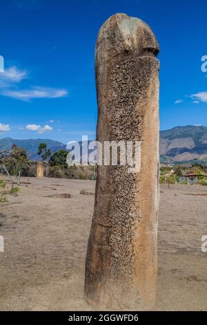 Sito archeologico El Infernito con una collezione di Menhir di pietra. Villa de Leyva città, Colombia. Foto Stock