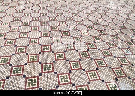 Mosaici per pavimenti in Casa de la Cultura Benjamin Duarte a Cienfuegos, Cuba. Foto Stock