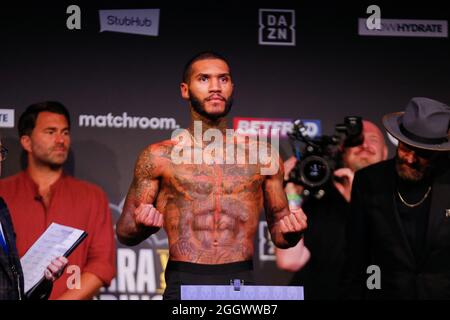 Leeds, Regno Unito. 03 Settembre 2021. New Dock Hall, Armouries Drive, Leeds, West Yorkshire, 3 settembre 2021 Conor Benn si pone durante il pesato per la prossima battaglia allo stadio Emerald Headingley di Leeds. Credit: Touchlinepics/Alamy Live News Foto Stock