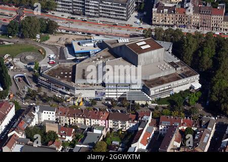 Karlsruhe, Germania. 01 Settembre 2021. Vista aerea (presa da un aereo) Badisches Staatstheater. Credit: Uli Deck/dpa/Alamy Live News Foto Stock