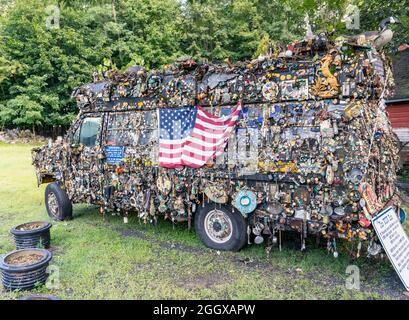 Un camion decorato con una bandiera americana Foto Stock