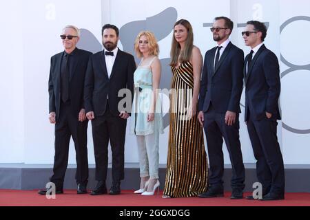 Venezia, Italia. 03 Settembre 2021. Kristen Stewart, Janine Jackowski, Jonas Dornbach, Juan de Dios Larraín, Paul Webster, Pablo Larrain che ha partecipato allo Spencer Premiere come parte del 78° Festival Internazionale del Cinema di Venezia, in Italia, il 03 settembre 2021. Foto di Aurore Marechal/ABACAPRESS.COM Credit: Abaca Press/Alamy Live News Foto Stock