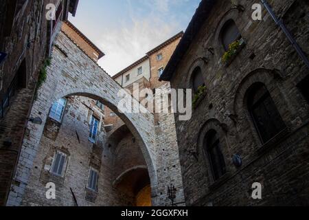 Perugia, Italia. 16 aprile 2019. Perugia, Italia, la città medievale Credit: Independent Photo Agency/Alamy Live News Foto Stock