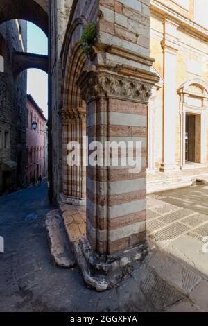 Perugia, Italia. 16 aprile 2019. Perugia, Italia, la città medievale Credit: Independent Photo Agency/Alamy Live News Foto Stock