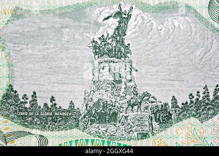 Monumento dell'esercito a Mendoza da denaro argentino Foto Stock