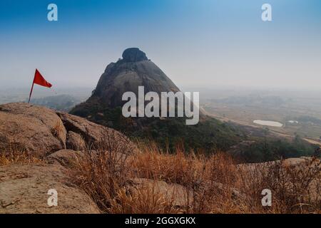 Kathurin è una collina che è un'attrazione turistica statale dell'India di 14.524 abitanti, situata nel distretto di Purulia, nello stato federato del Bengala Occidentale. Immagine della parte superiore. Foto Stock