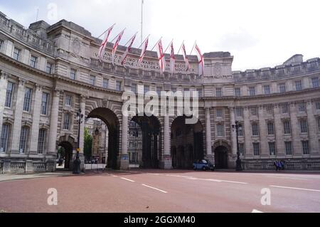 Londra, Regno Unito: Vista dell'Admiralty Arch visto dal Mall, a St James's. Foto Stock