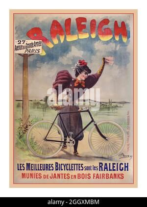 Poster francese per biciclette d’epoca 1890 per ‘Raleigh Bicycle 27 Avenue de la Grande Armee Paris / Les meilleures Bicyclettes sont Les Raleigh/ Munies de Jantes en Bois Fairbanks’ stampato da: J. Kossuth & Cie – 24, Rue Albouy, Parigi. Artista: Emile Clouet (Francese 19/XX secolo) Foto Stock