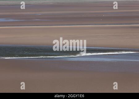 Il foro di Duddon Tidal visto da Dunnerholme, un promontorio calcareo sulle rive dell'estuario di Duddon Foto Stock