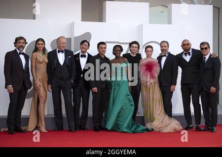 Venezia, Italia. 03 Settembre 2021. Javier Bardem, Zendaya, Stellan Skarsgård, Chang Chen, Oscar Isaac, Sharon Duncan-Brewster, Timothee Chalamet, Rebecca Ferguson, regista Denis Villeneuve, Dave Bautista e Josh Brolin hanno partecipato alla Dune Premiere nell'ambito del 78° Festival Internazionale del Cinema di Venezia, il 03 settembre 2021. Foto di Aurore Marechal/ABACAPRESS.COM Credit: Abaca Press/Alamy Live News Foto Stock