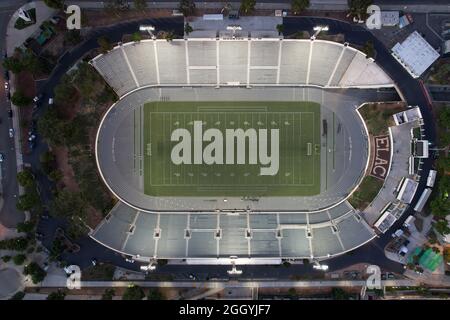 Una vista aerea del Weingart Stadium (ex ELAC Stadium) nel campus dell'East Los Angeles College, giovedì 2 settembre 2021, a Monterey Park, Calif Foto Stock