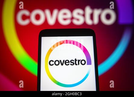 Ucraina. 03 Settembre 2021. In questa figura, sullo schermo di uno smartphone viene visualizzato il logo Covestro AG. (Foto di Pavlo Gonchar/SOPA Images/Sipa USA) Credit: Sipa USA/Alamy Live News Foto Stock