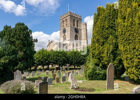 Cimitero e St Mary's Church, Thame, Oxfordshire, Inghilterra, Regno Unito Foto Stock