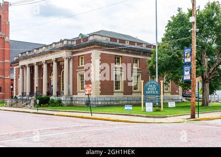 BRADFORD, PA, USA-13 AGOSTO 2021: Il vecchio edificio degli uffici postali, ora affittato come spazio per uffici. Foto Stock