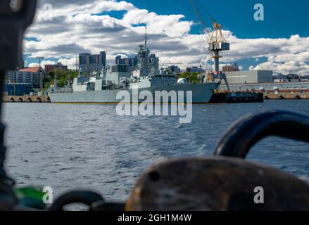 HMCS Halifax (FFH 330) Foto Stock