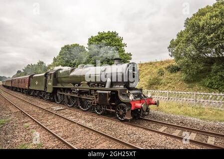 Sierra Leone 45627as il Cumbrian Mountain Express passando attraverso Long Preston il 4 settembre 2021. Railway Touring Company e WCR Ltd Foto Stock