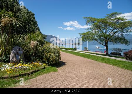 Isole Stresa Borromee. Passeggiata sul lungolago di Stresa verso Isola Bella Foto Stock