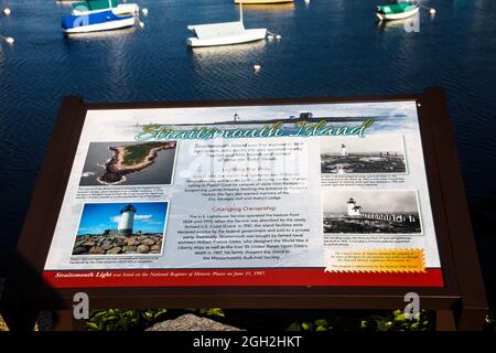 ROCKPORT, MASSACHUSETTS, USA - 08 AGOSTO 2014: Cartello informativo su Straitsmouth Island in Rockport Foto Stock