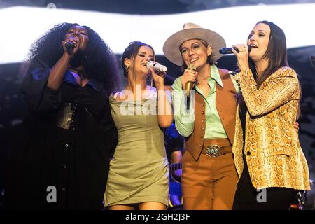 Napa, Stati Uniti. 03 Settembre 2021. (L-R) Brittney Spencer, Maren Morris, Brandi Carlile e Natalie Hemby delle Highwomen suonano nel corso del 2021 alla Napa Valley Expo di BottleRock il 3 settembre 2021 a Napa, California. Foto: Chris Tuite/imageSPACE//Sipa USA Credit: Sipa USA/Alamy Live News Foto Stock