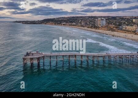 Aerial of Crystal Pier a Pacific Beach, San Diego Foto Stock