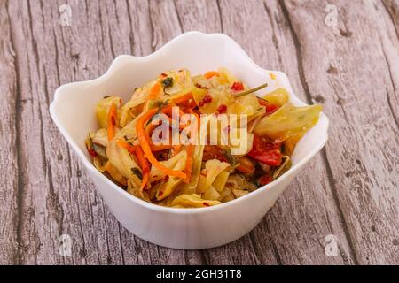 Kimchi coreano piccante cavolo sott'aceto Foto stock - Alamy