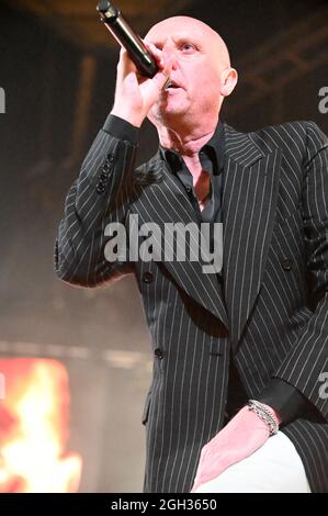 4 settembre 2021, Sheffield, South Yorkshire, U.K: Heaven 17 in esecuzione a Sheffield City Hall , UK , 04.09.2021 (Credit Image: © Robin Burns/ZUMA Press Wire) Foto Stock